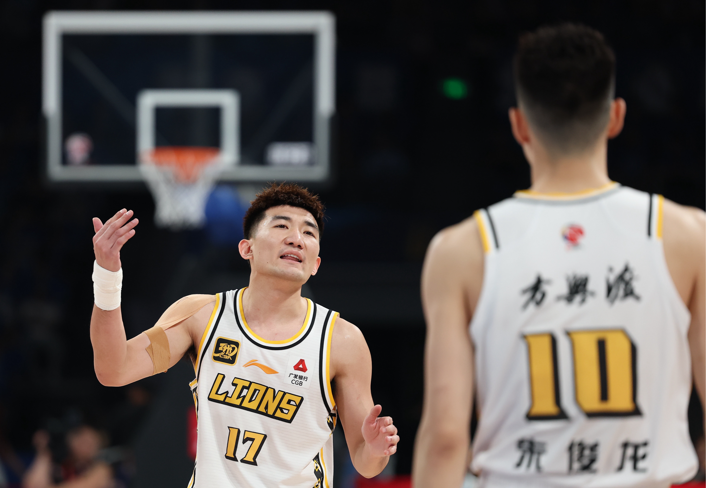 今夜广厦男篮伤情更新：CBA常规赛节点到来，悬念犹存，训练强度明显提升的简单介绍-星空体育