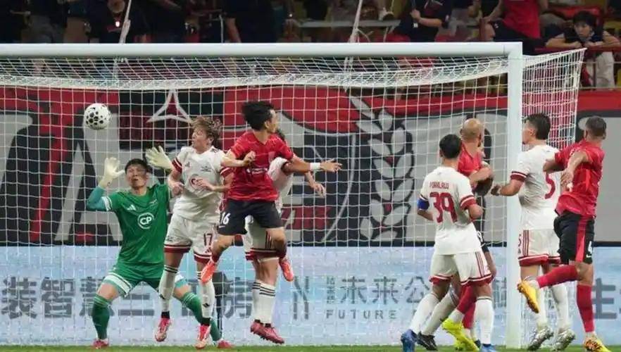 包含集结日体能课后；成都蓉城回应争议备战中超；压力陡增；纪律约束更严格的词条-星空体育